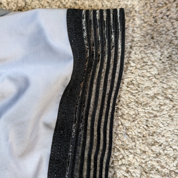 Victoria's Secret Sport Mesh High-Neck Keyhole Sport Bra Gray M - Picture 4 of 6